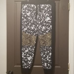 Rolling Paper Joggers